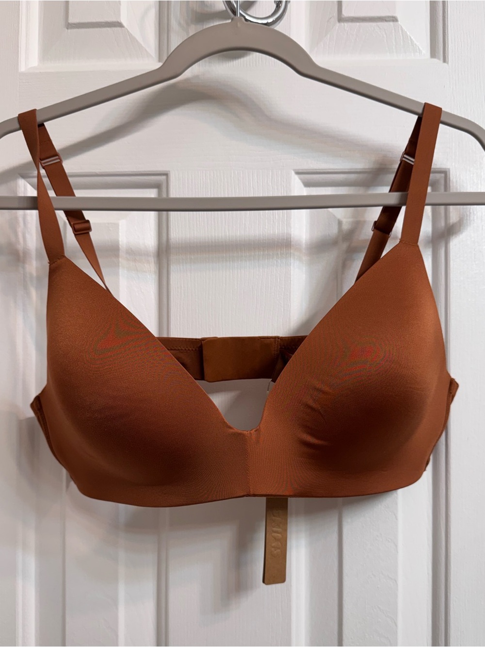 SKIMS Women’s Wireless Form T-
Shirt Bronze Bra, Size 40B NEW with Tags